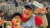 勇士主场迎战灰熊🐻小吧遇到专门从日本来支持河村勇辉的母子