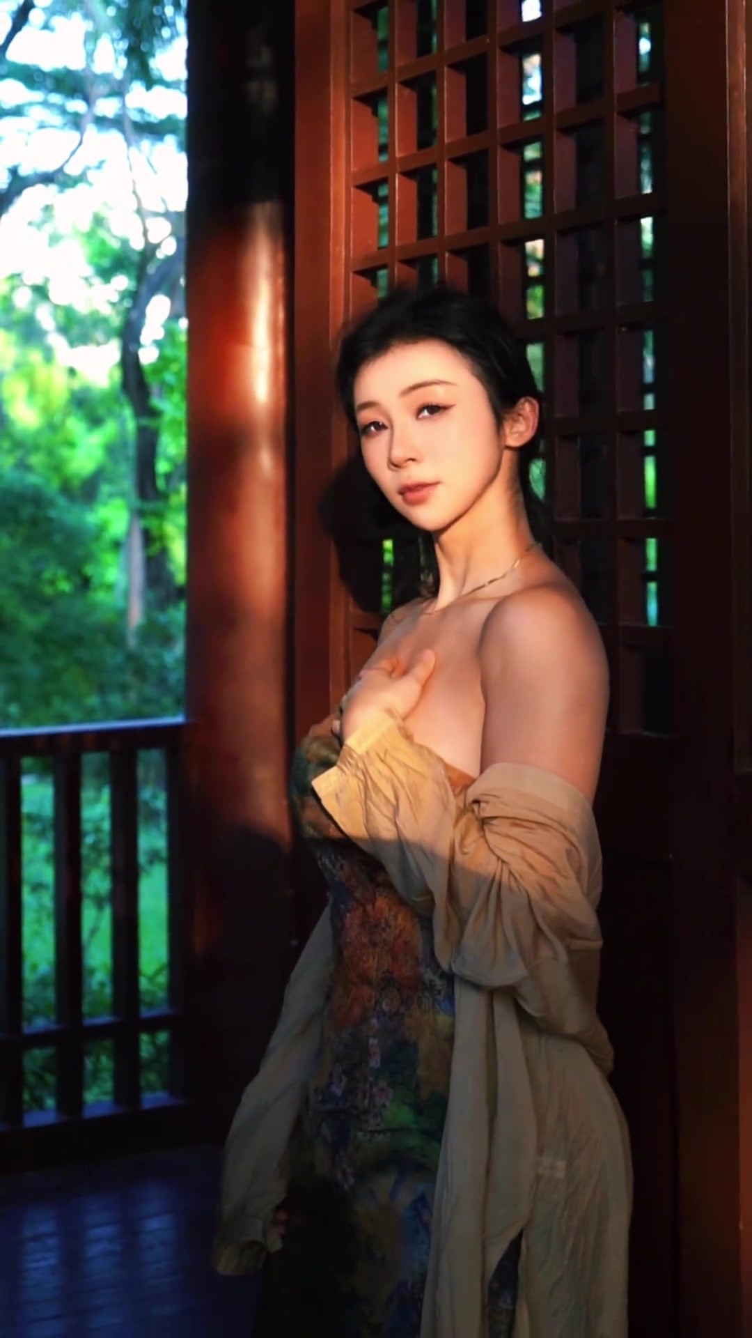 太美了吧😍 &ldquo;源哥&rdquo;早期美照 东方美学被她展示的淋漓尽致！